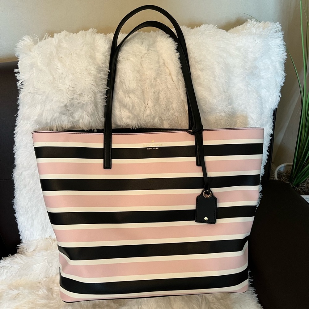 Super cute Kate Spade Tote, excellent condition